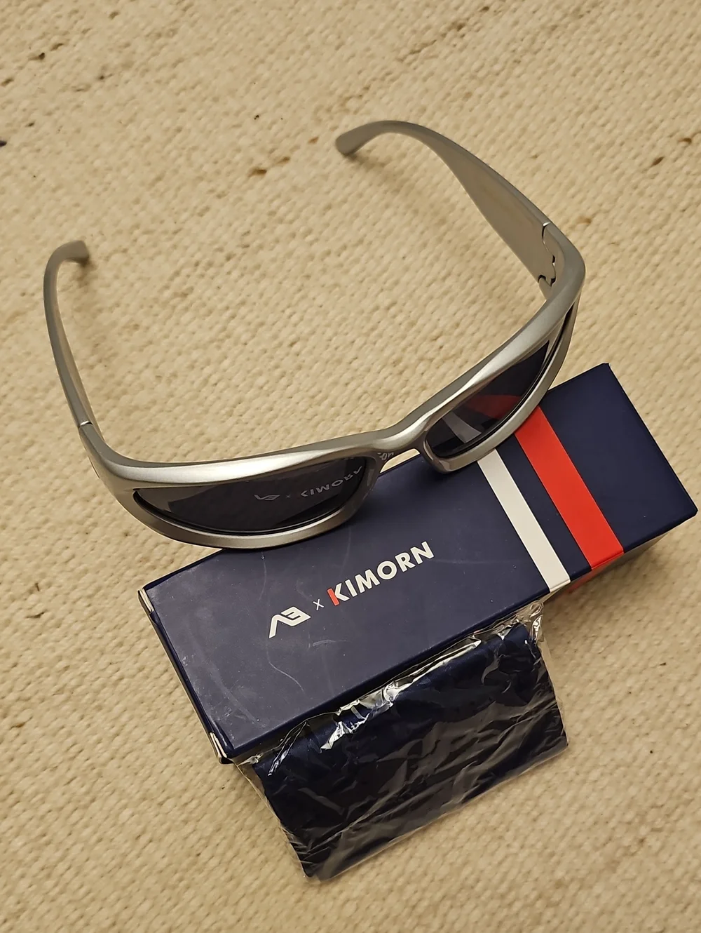 [NEW] AE x KIMORN Sporty Silver Frame Sunglasses with Dark Lenses Brand New NIB